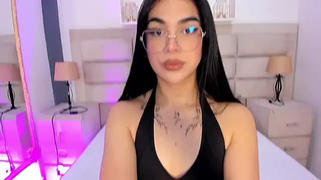 RoseCassie on StripChat