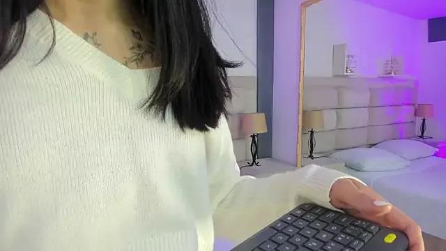 RoseCassie on StripChat