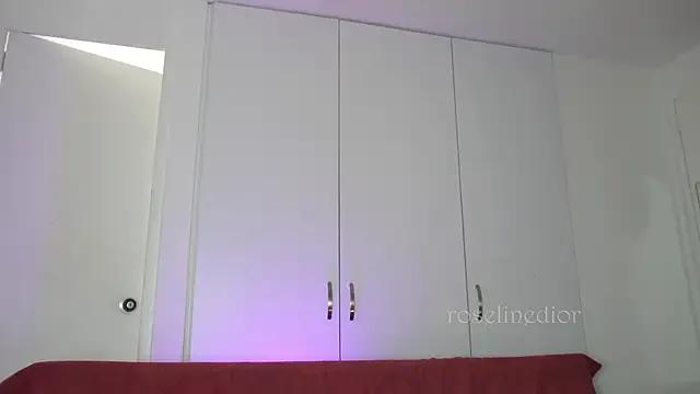 StripChat roselinedior is Freechat roselinedior — bouncing my sexy ass+teasing asshole