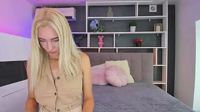 SabrinaSharm on StripChat