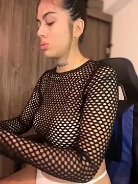 Sarasanders_4 on StripChat