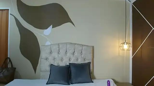 Freechat ScarletHott_ on StripChat