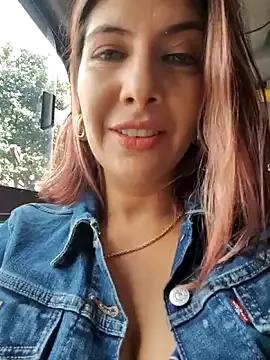 scarlett_moore — Nipple out