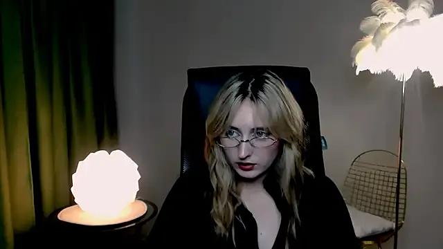 Freechat ScarlettScril on StripChat