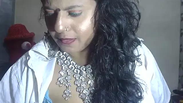 Sexy_komolika on StripChat