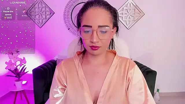 Sharon_breezee on StripChat