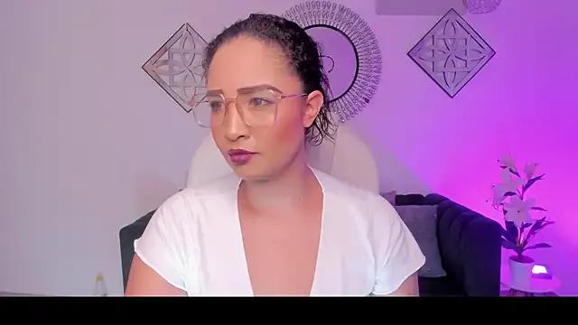 Sharon_breezee on StripChat