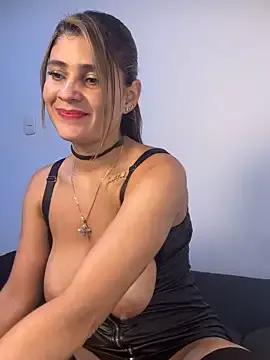 Skarlett_12_ on StripChat