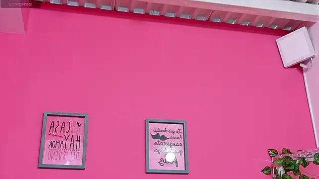 Freechat Sluttyandmature on StripChat