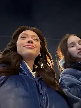 SnappyHappy — Looking good girls 