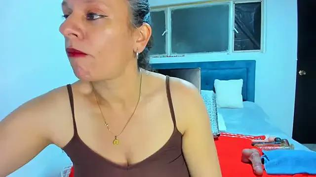 sofi_saliva2511 on StripChat