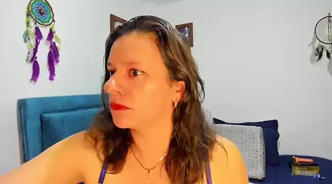 sofi_saliva2511 on StripChat