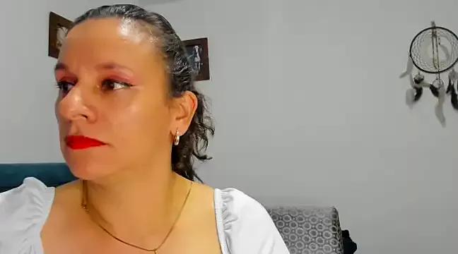 sofi_saliva2511 on StripChat