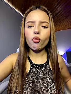 Sofia18_pinkk on StripChat