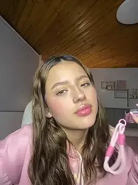 Sofia18_pinkk on StripChat
