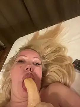 SofiaJoy on StripChat