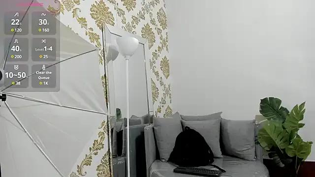 sophie_pariss on StripChat