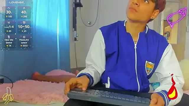 spicy_adonhis on StripChat