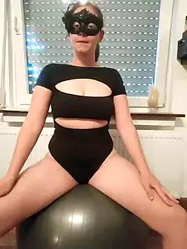 Squirtingcouple9094 on StripChat