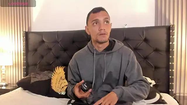 Freechat stefany_pablo1 on StripChat