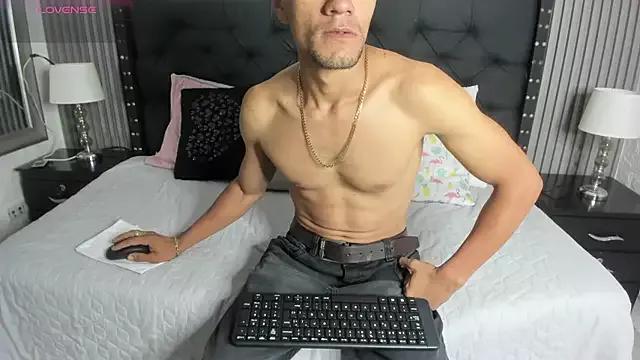 Freechat stefany_pablo1 on StripChat