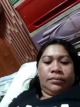 SweetChubbyMommy_02 on StripChat