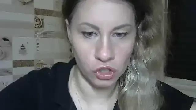 TherestlessKitty on StripChat