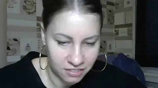 TherestlessKitty on StripChat