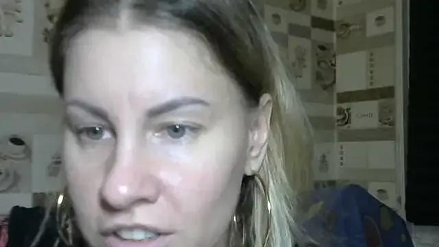 TherestlessKitty on StripChat