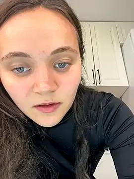 TheYourL on StripChat