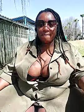 ThickianaRider on StripChat