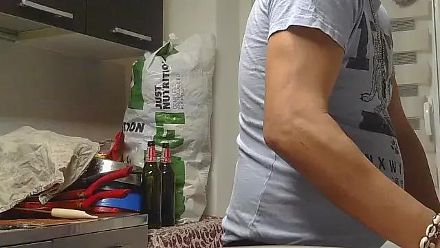 tixyanal70 — naked dalla finestra