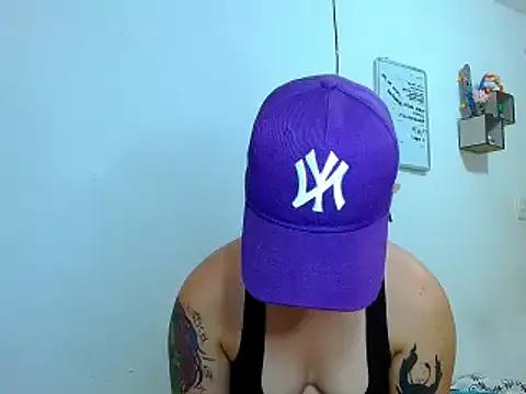 tomboyblue on StripChat