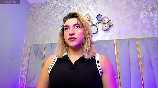 TomLondon_ — I show sexy full body