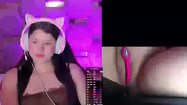 Trianna__ on StripChat