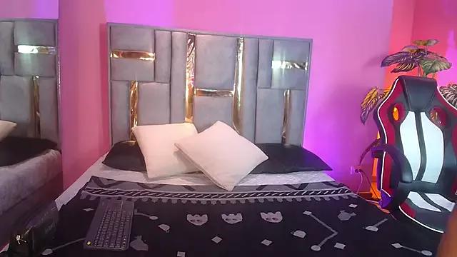 Tyla_Ks on StripChat