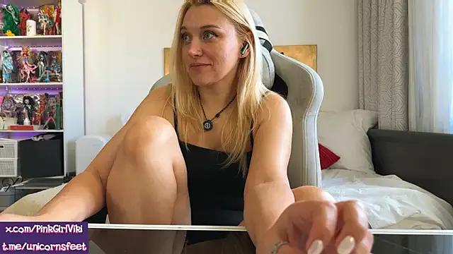 Freechat unicornsfeet on StripChat