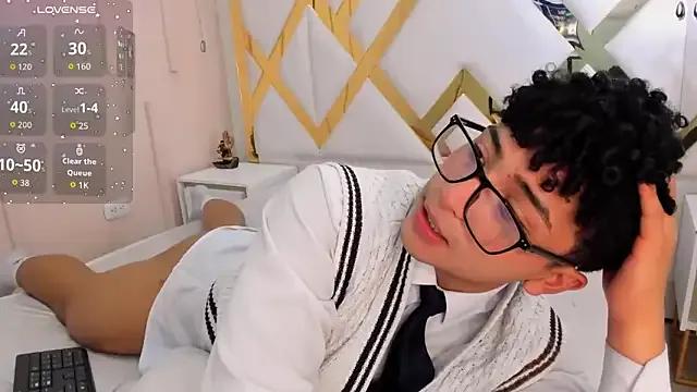 Valentin0_3 on StripChat