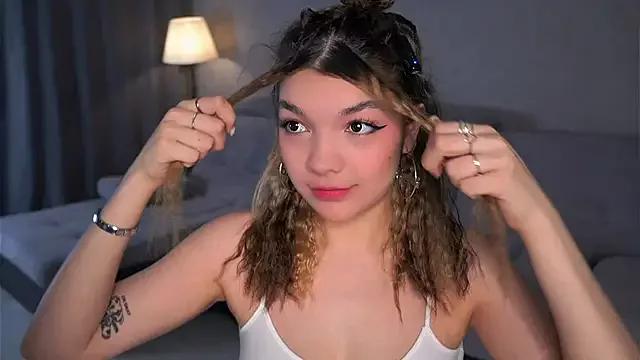 VeronaAppleberry on StripChat