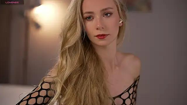 Vika54784 on StripChat