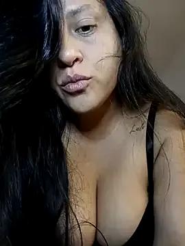 whitegirl0122 on StripChat