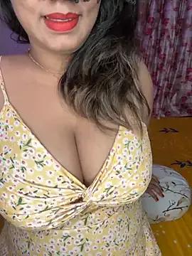 WifyHubby_38 on StripChat