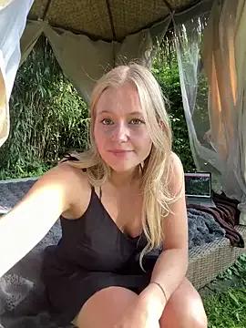 xlinababe on StripChat