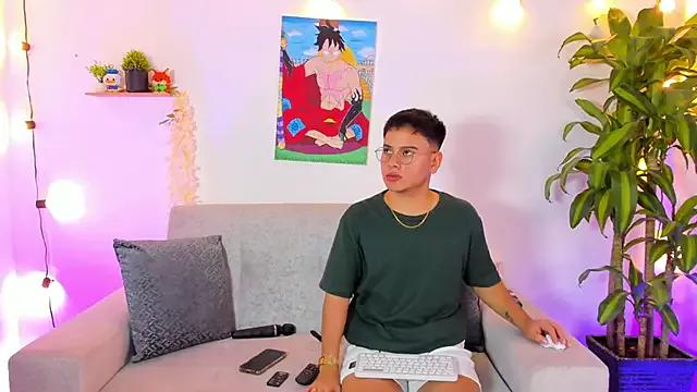 Young_Ben on StripChat