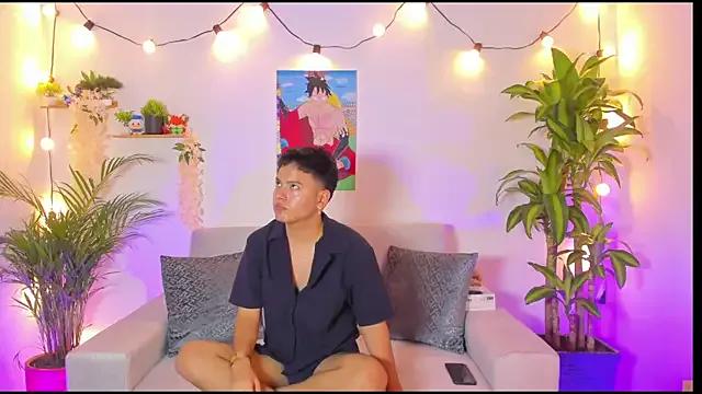 Young_Ben on StripChat