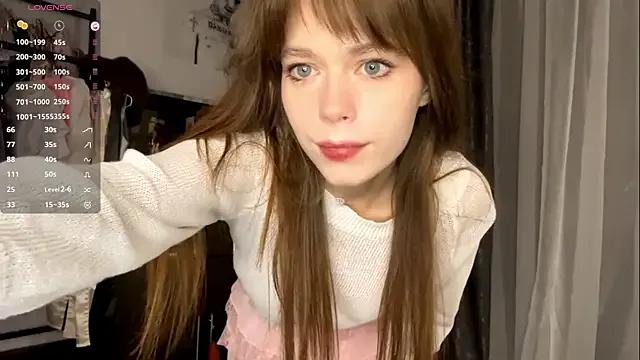 YourLittleElfie on StripChat