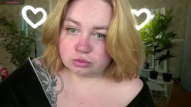 ZaraReignn on StripChat