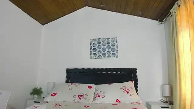 Freechat ZulyMichels on StripChat